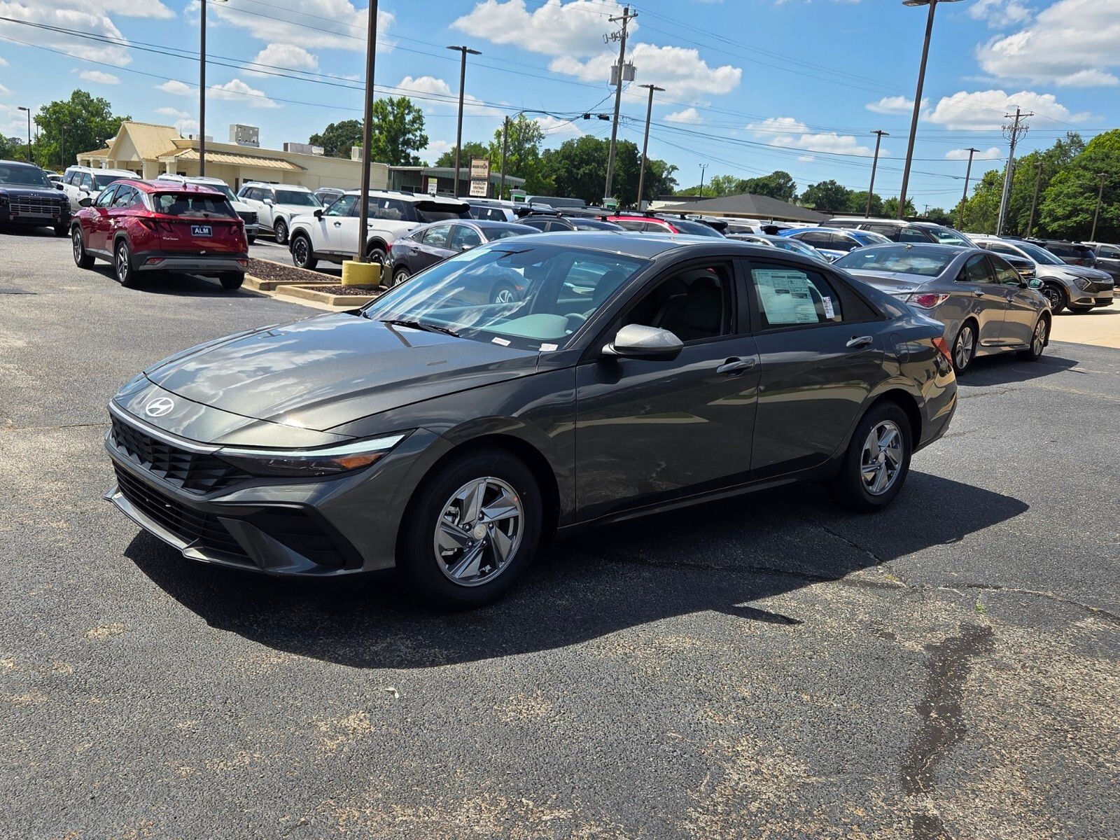 New 2026 Gray HYUNDAI SE image 3