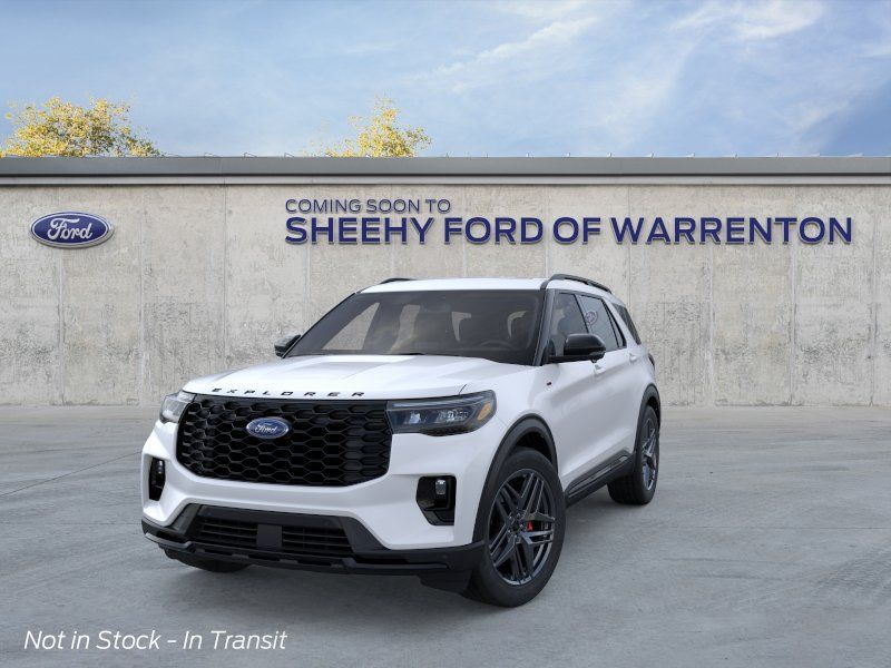 New 2026 Star White Metallic Tri-Coat Ford ST-Line image 4