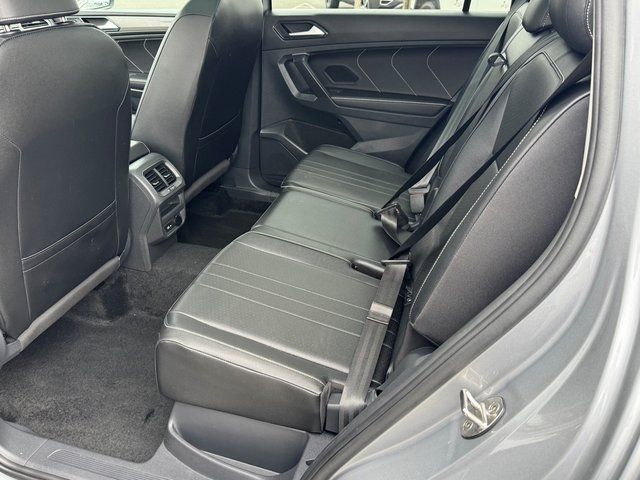 Used 2024 Silver Volkswagen 2.0T SE image 5