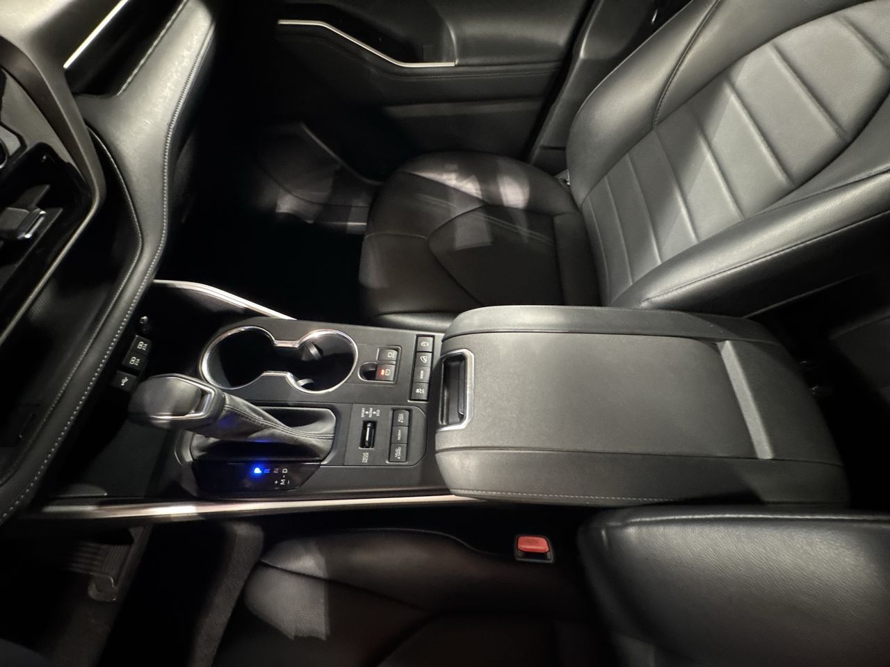 2021 Toyota Highlander XLE photo 25