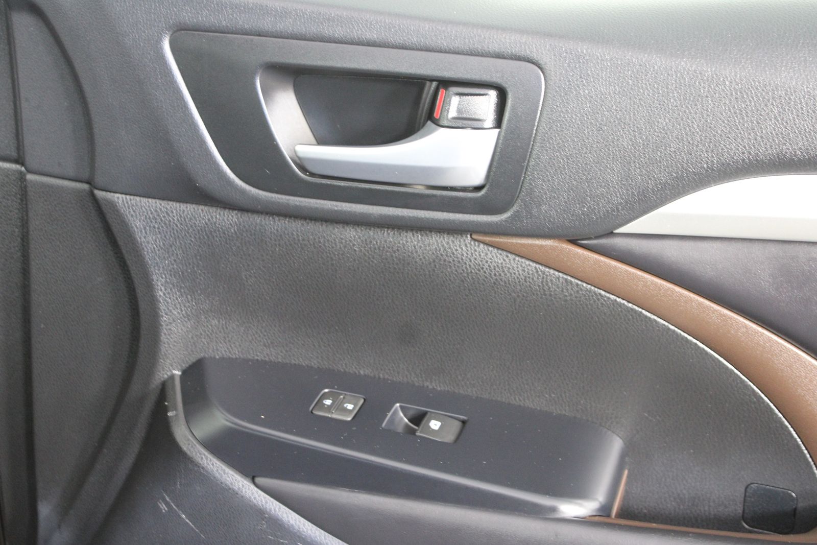 Used 2018 Black Toyota XLE image 24