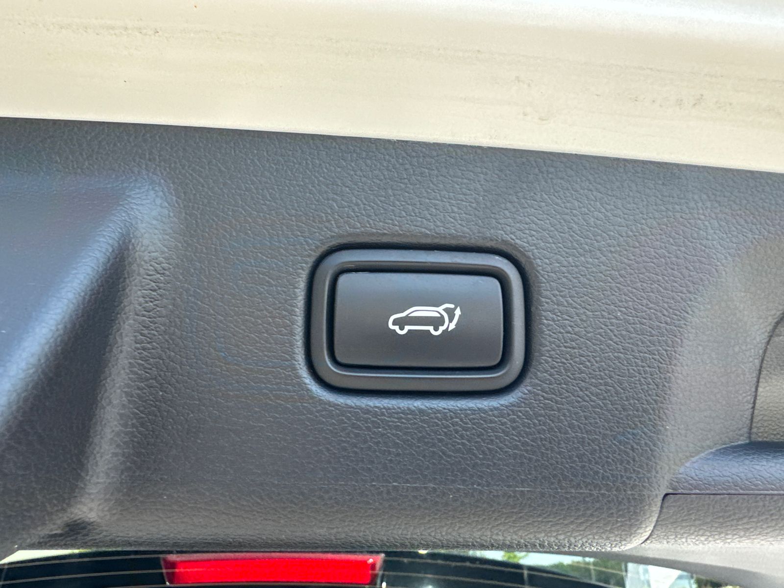 Used 2024 White Hyundai XRT image 19