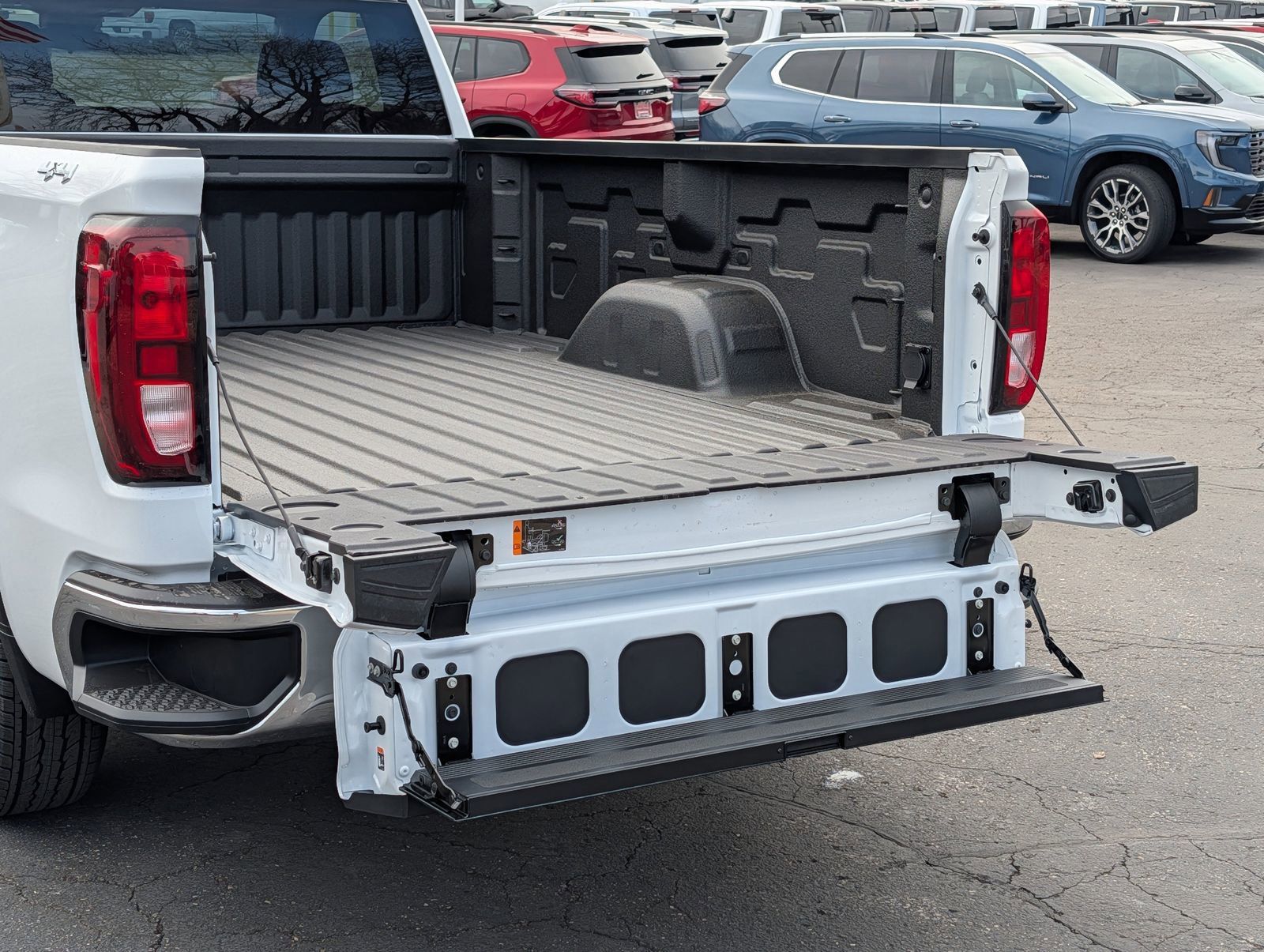 View vehicle photo 6