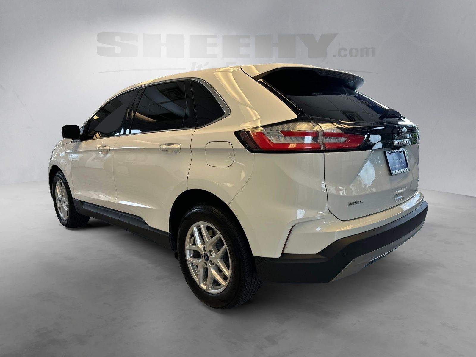 Certified Used 2022 Star White Ford SEL image 16