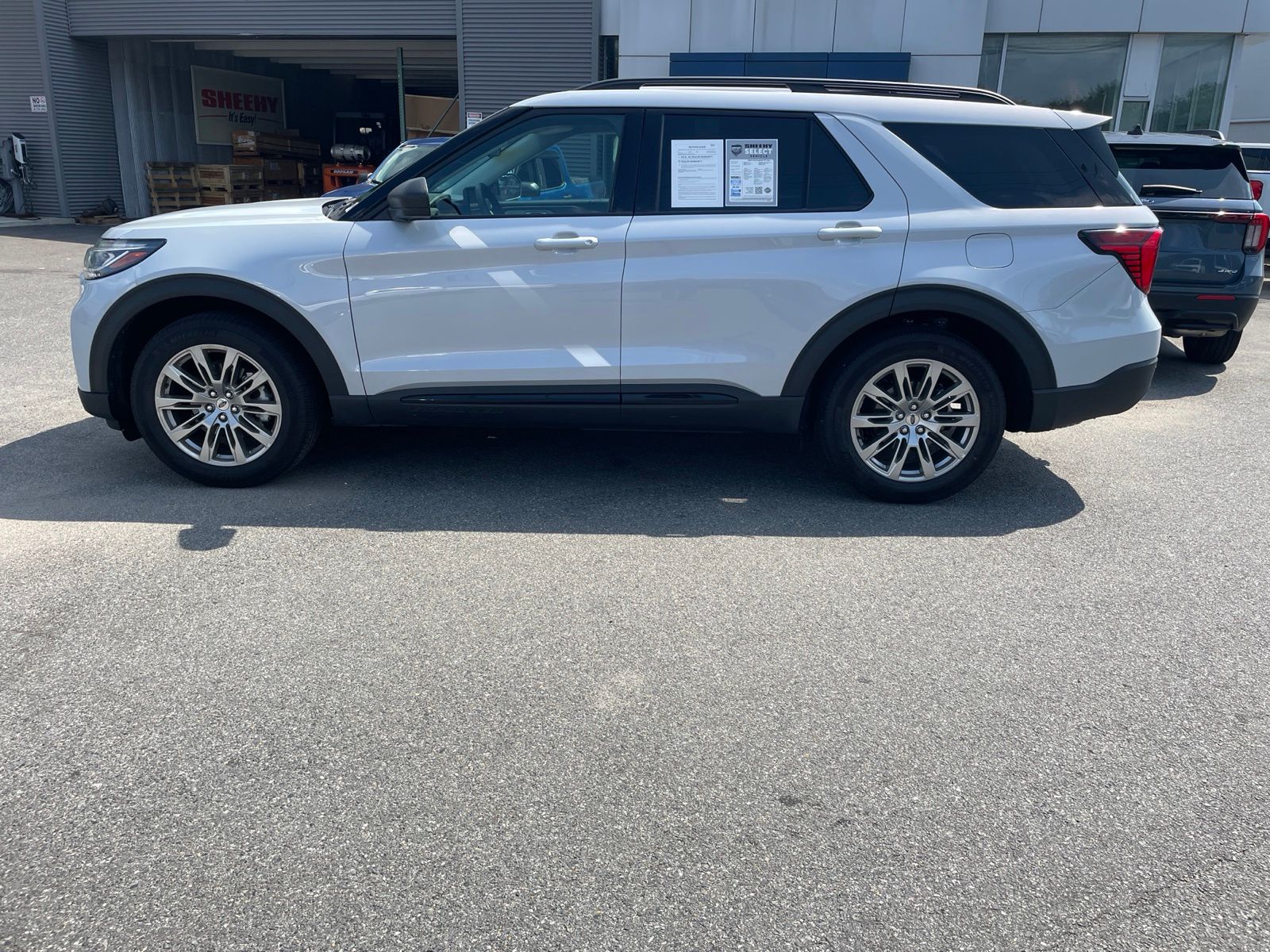 Used 2026 White Metallic Ford Active image 4