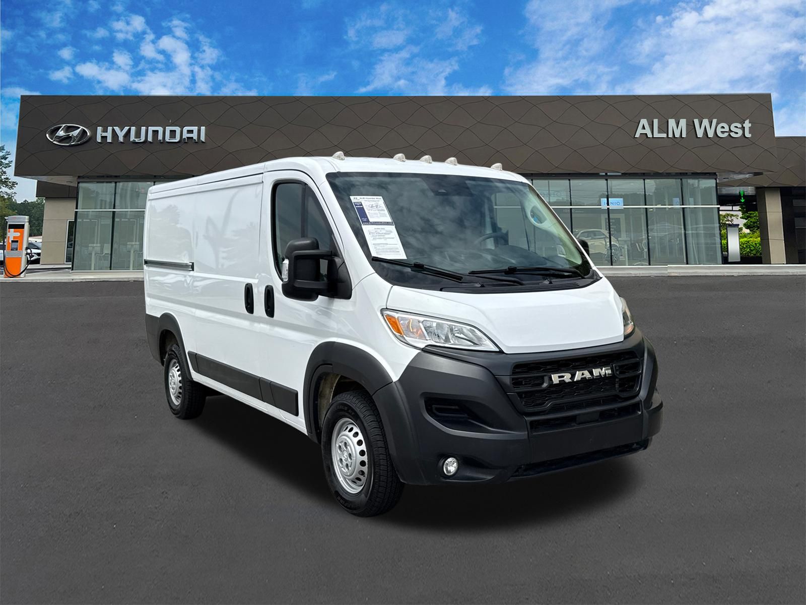 Used 2025 White Ram Base image 3