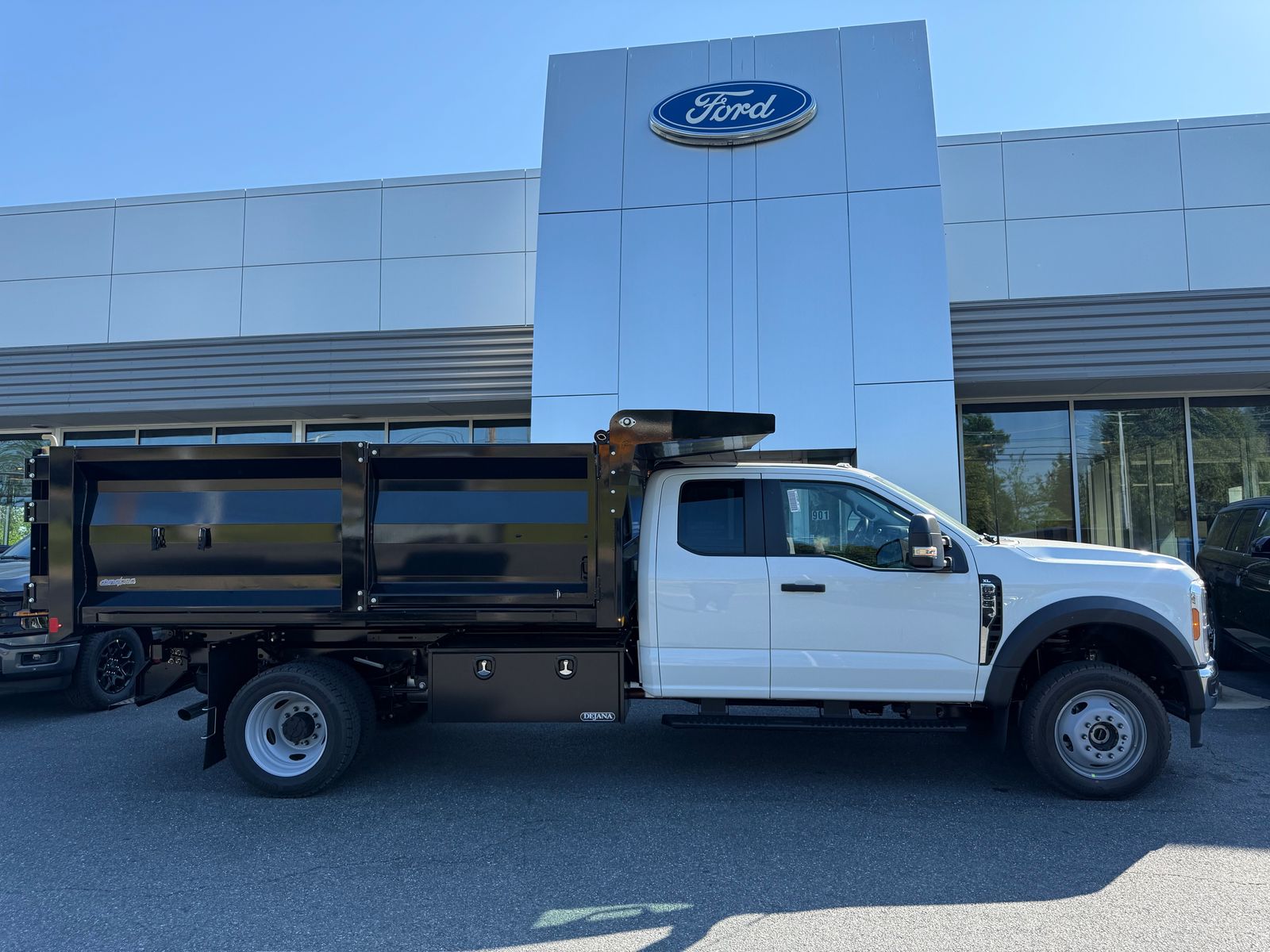 2026 Ford F-550 XL 4x4 SuperCab 192-In DRW's photo