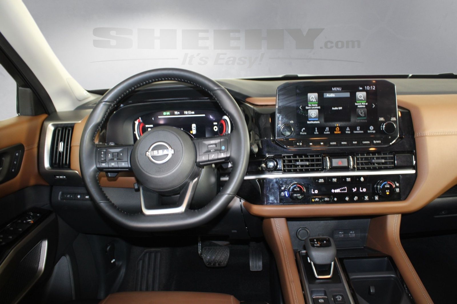 Used 2025 Gray Nissan Platinum image 3