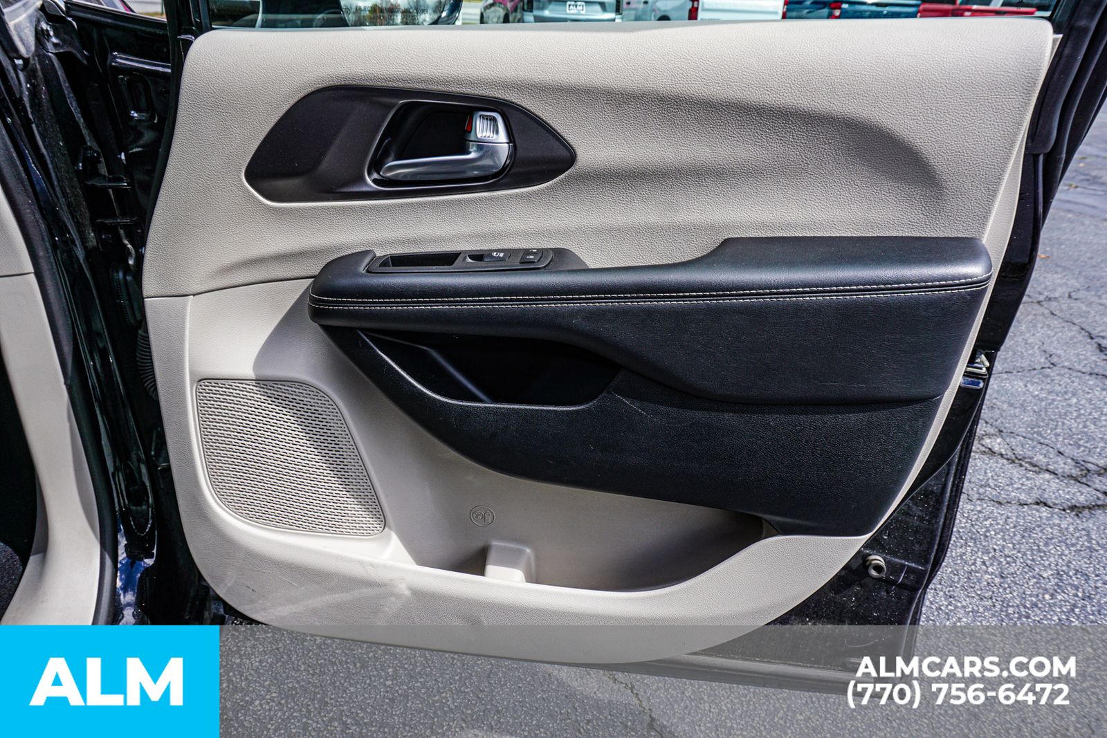 Used 2024 Black Chrysler Touring L image 46