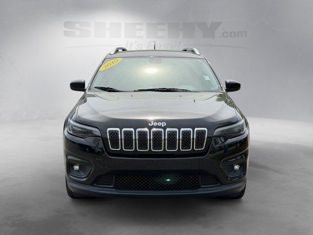 Used 2019 Diamond Black Jeep Latitude image 17
