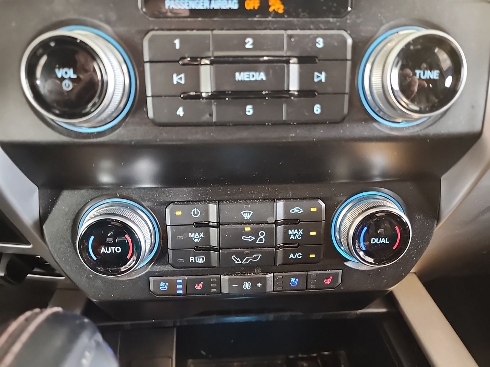 Certified Used 2020 Blue Ford Platinum image 17
