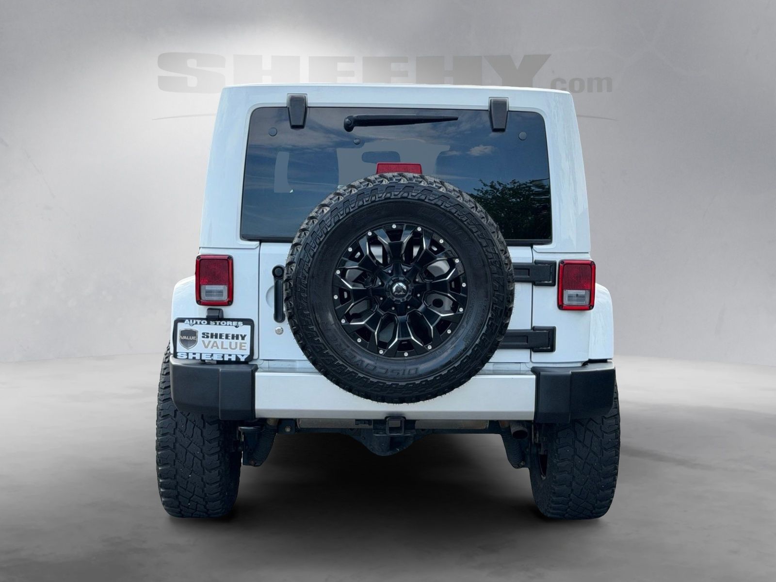 Used 2016 Bright White Clearcoat Jeep Unlimited Sahara image 13