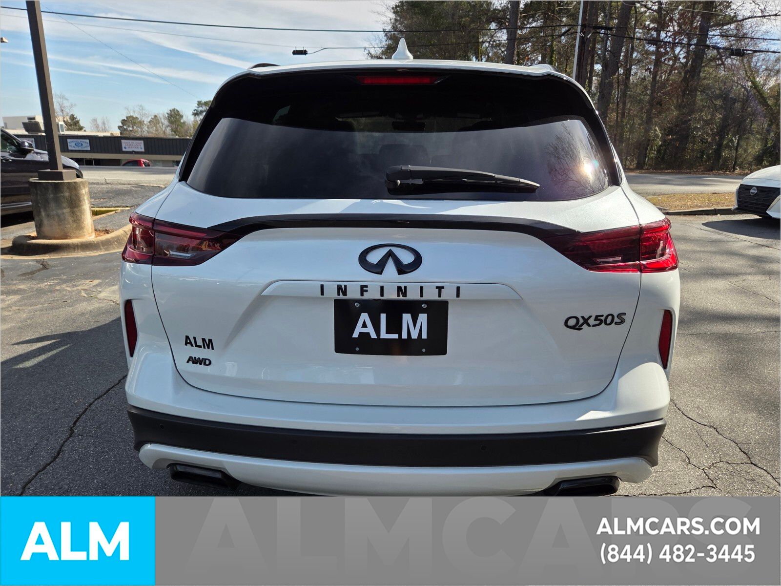 Used 2025 White INFINITI SPORT image 10