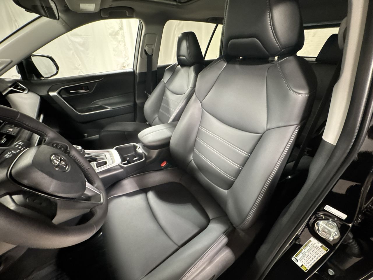2025 Toyota RAV4 XLE Premium photo 13