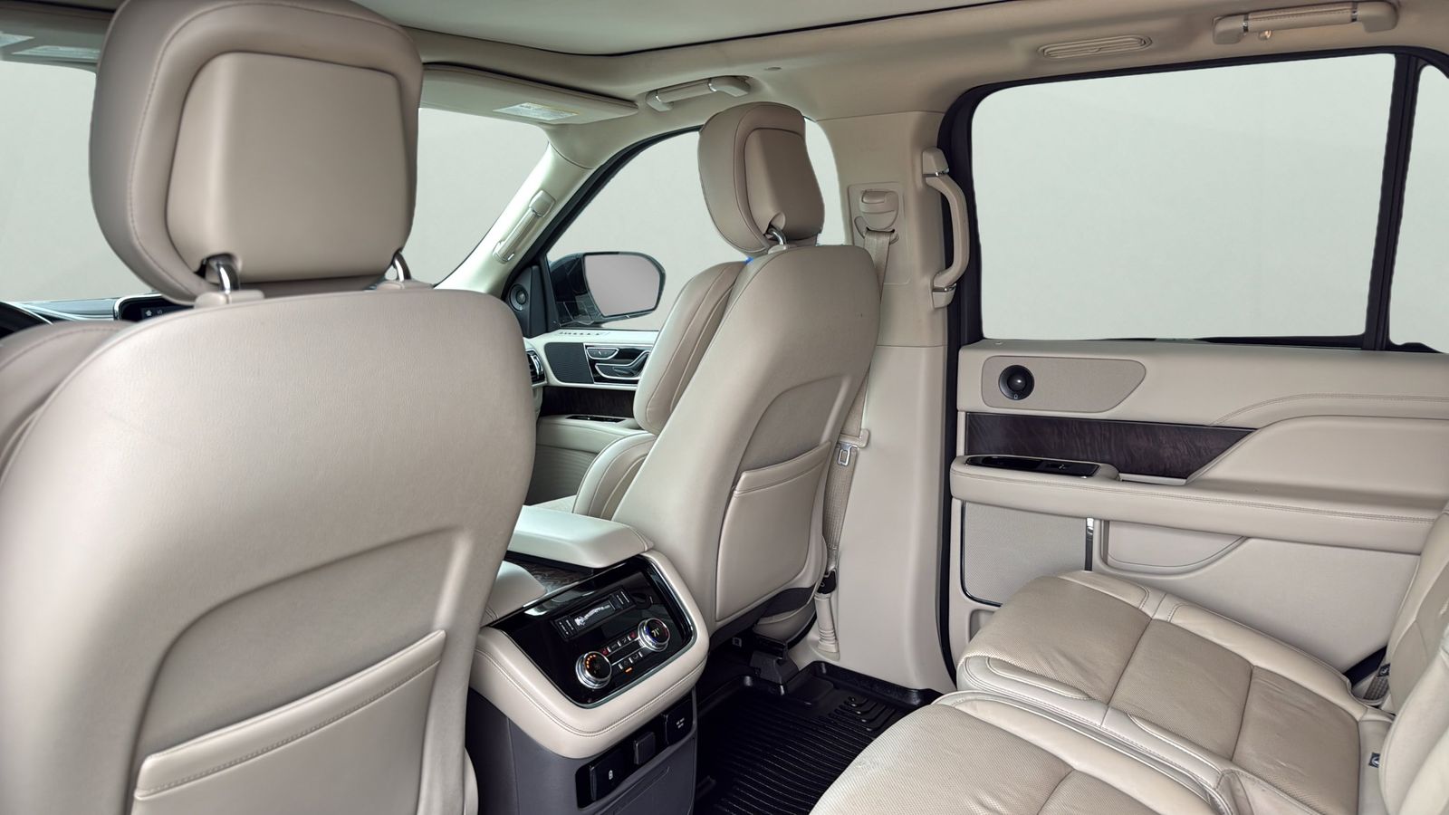 Used Car 2018 Lincoln Navigator  Select For Sale Under $25,000 In Austin, Texas