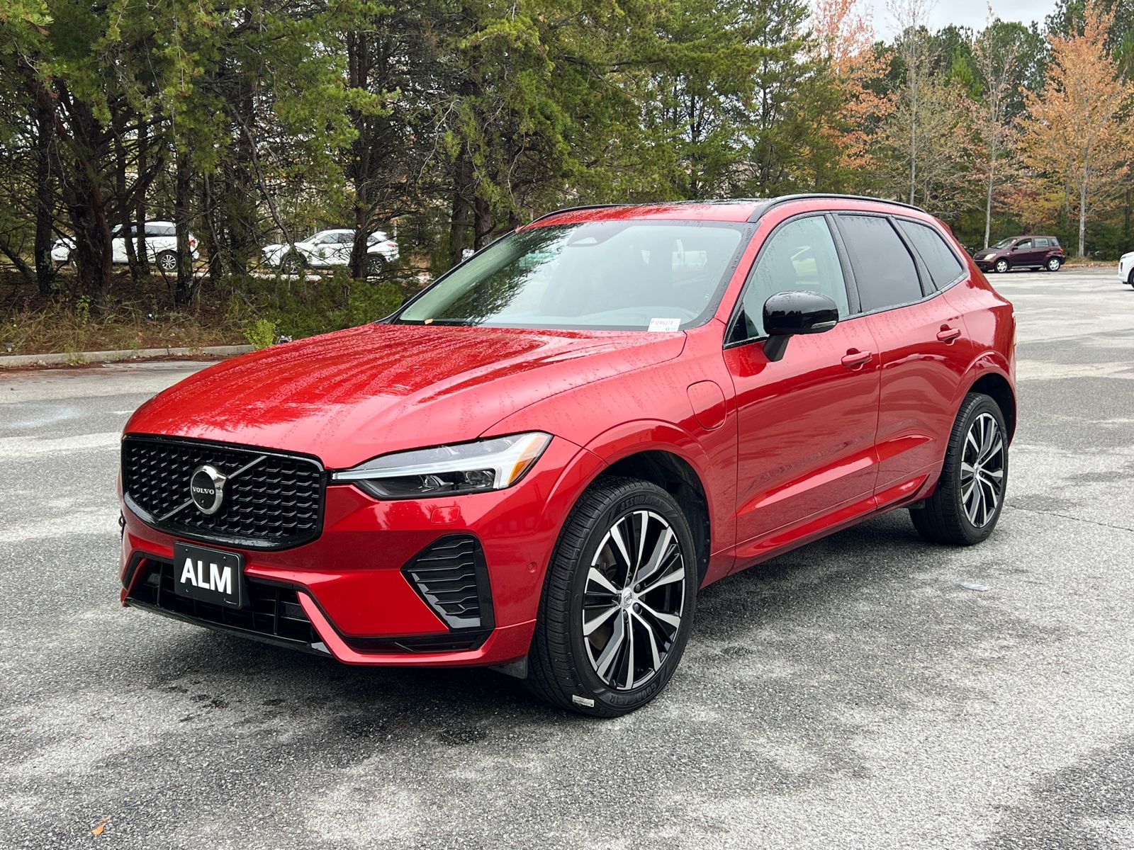 2023 Volvo XC60 Plus's photo
