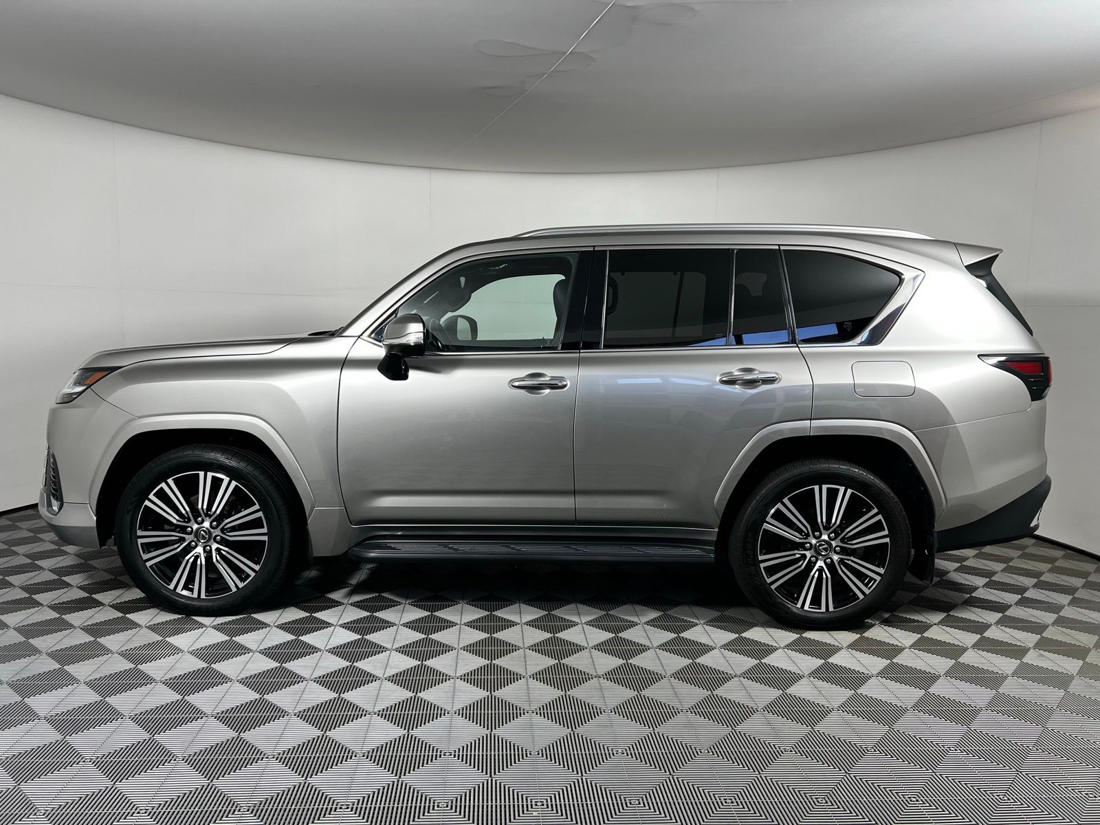 Thumbnail: 2024 Lexus LX - 8