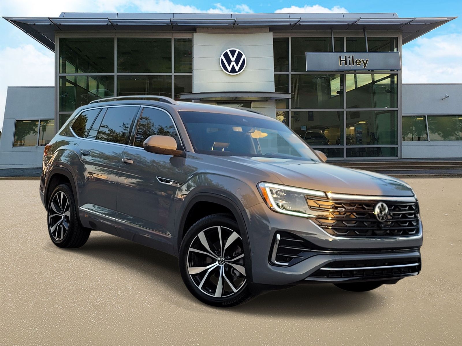 used 2025 Volkswagen Atlas car, priced at $44,900