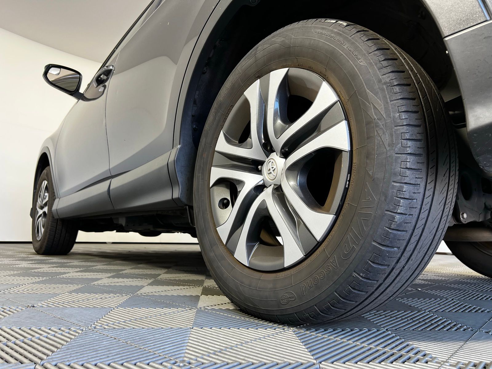 Thumbnail: 2016 Toyota RAV4 - 12