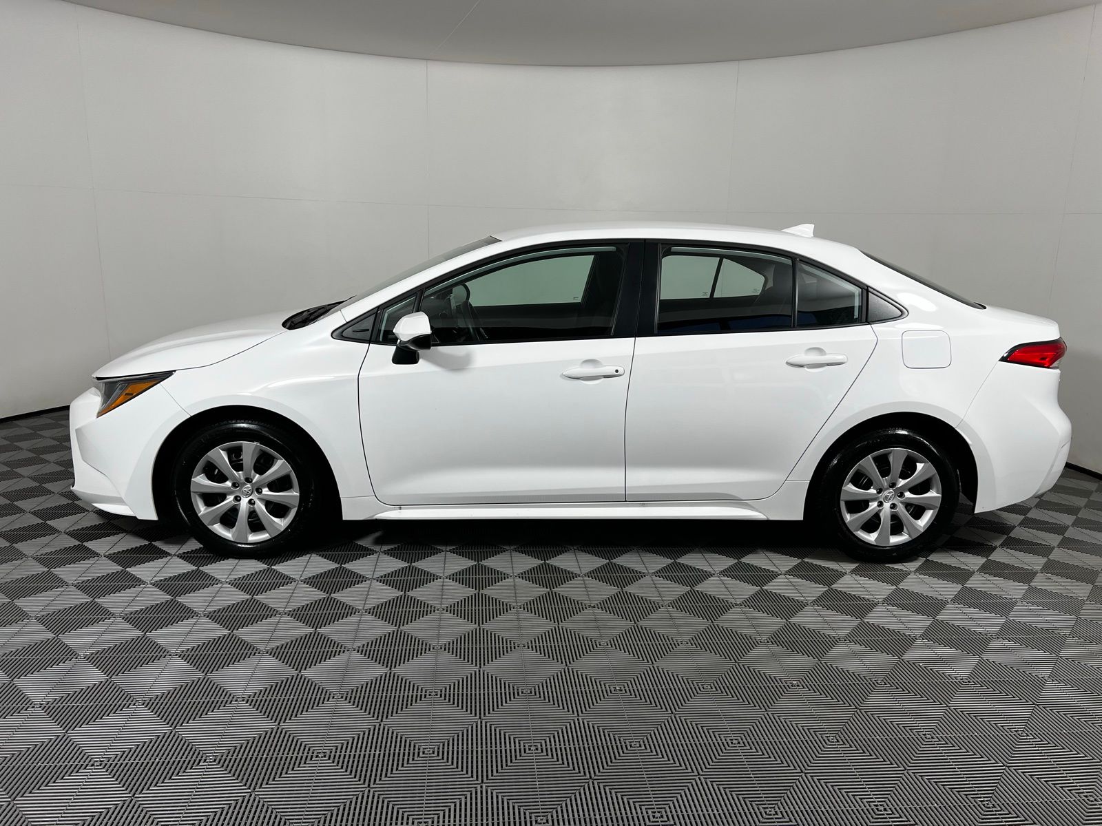 Thumbnail: 2025 Toyota Corolla - 8