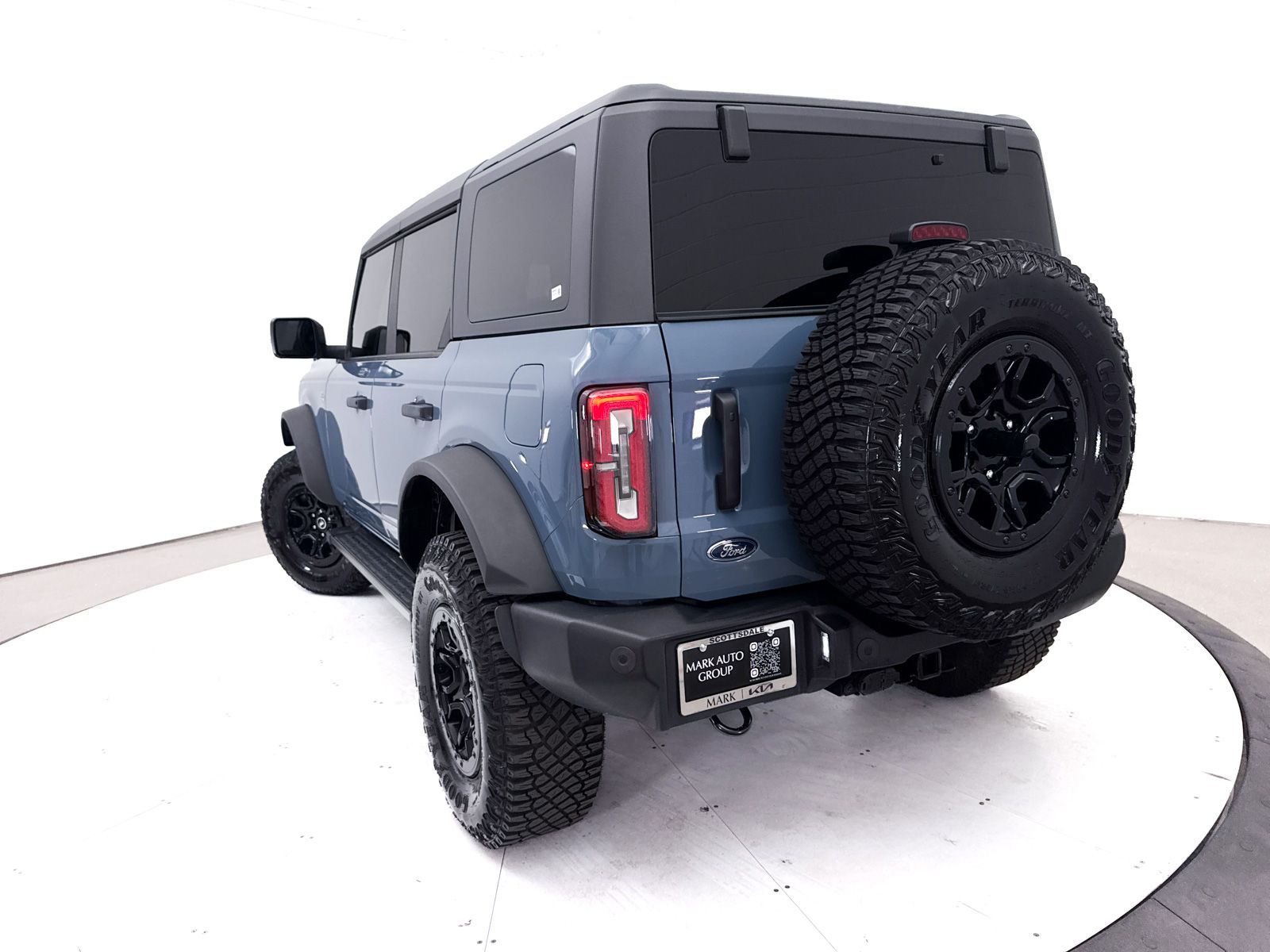 Used Azure Gray Metallic Tri-Coat 2023 Ford Bronco Wildtrak for