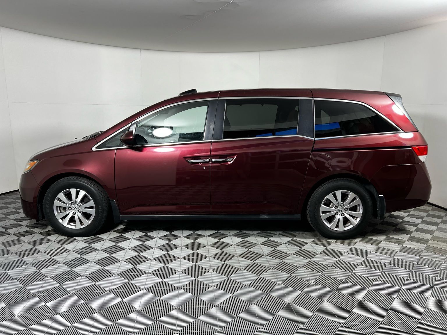 Thumbnail: 2016 Honda Odyssey - 8