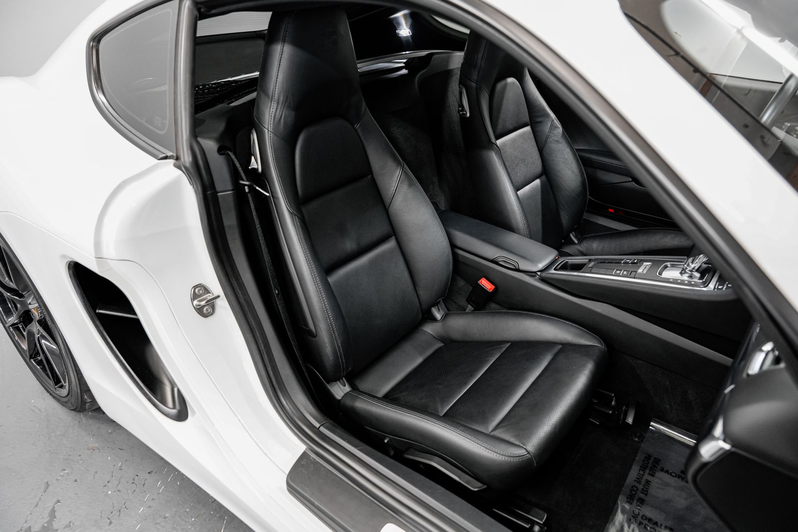 2014 Porsche Cayman S — photo 23