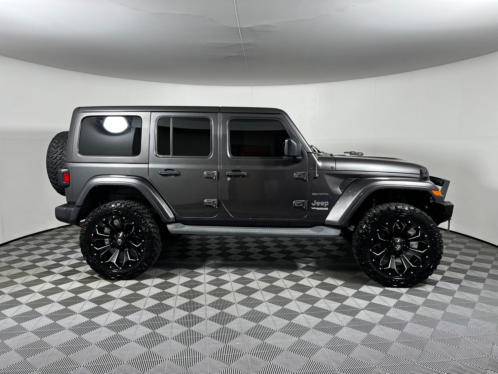 Thumbnail: 2019 Jeep Wrangler - 4