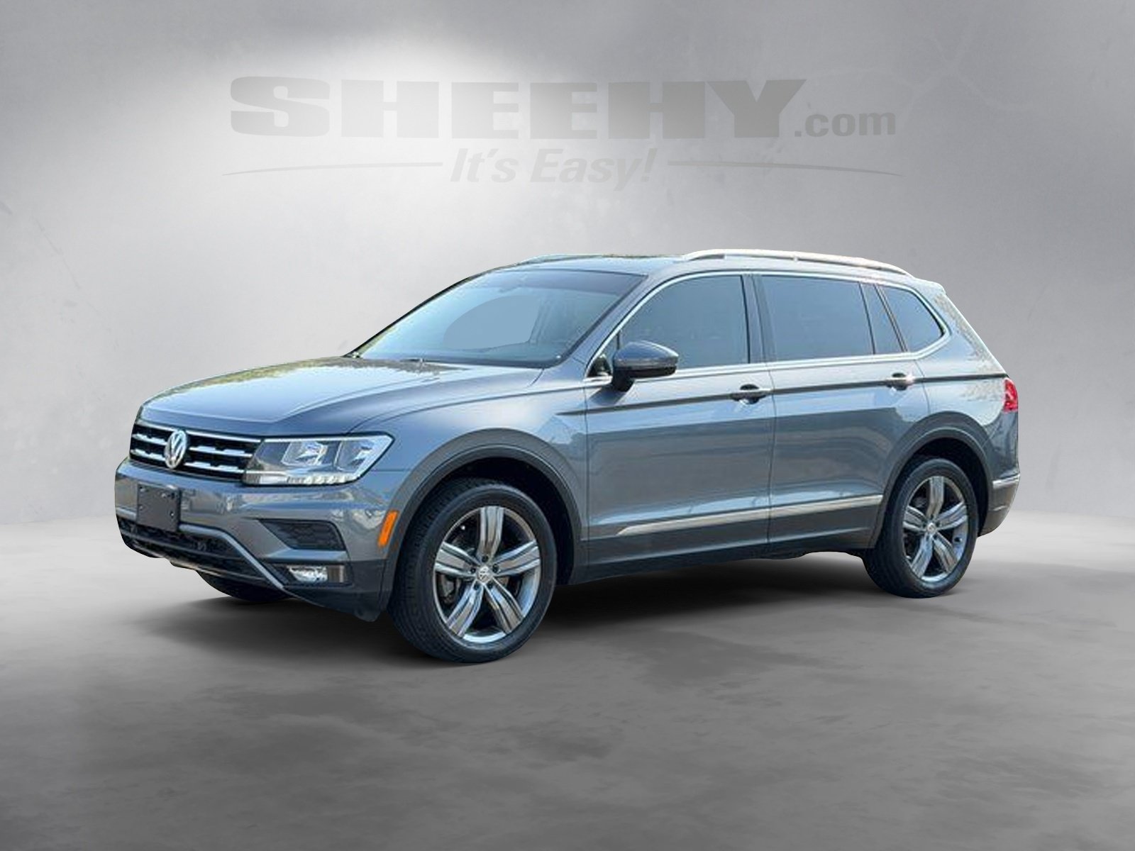 Used 2020 Gray Volkswagen 2.0T SEL image 16