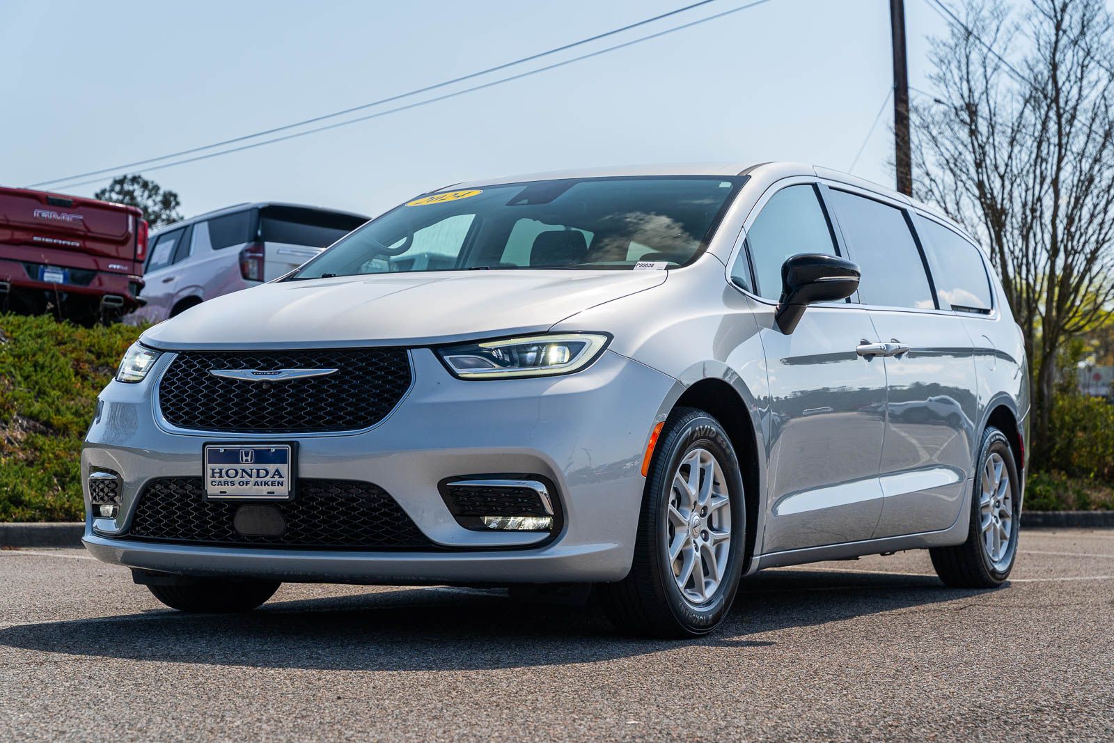 Used 2024 Chrysler Pacifica Van