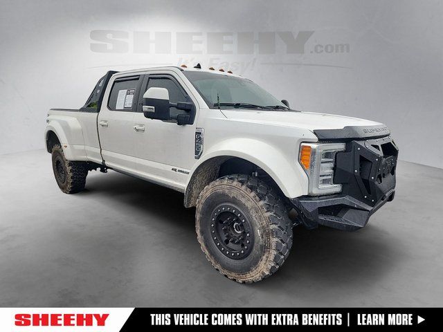 2019 Ford F-450 Lariat 4x4 Crew Cab 8' Box DRW's photo