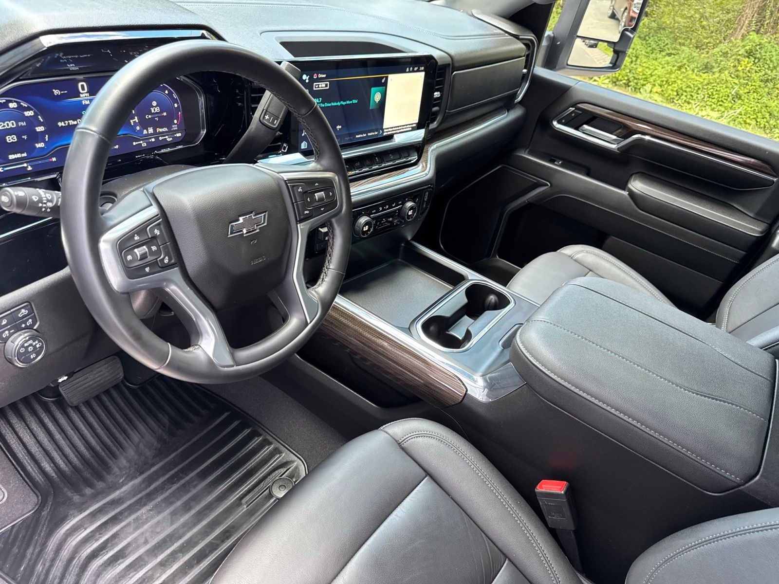 Used 2024 Summit White Chevrolet LT image 35