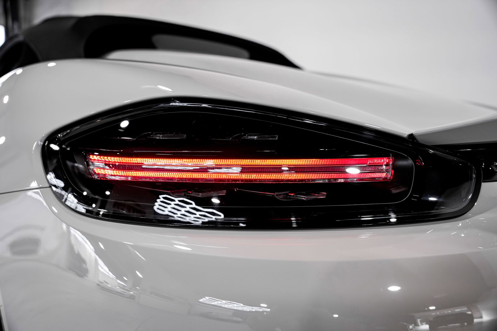 2022 Porsche 718 Spyder Base — photo 32