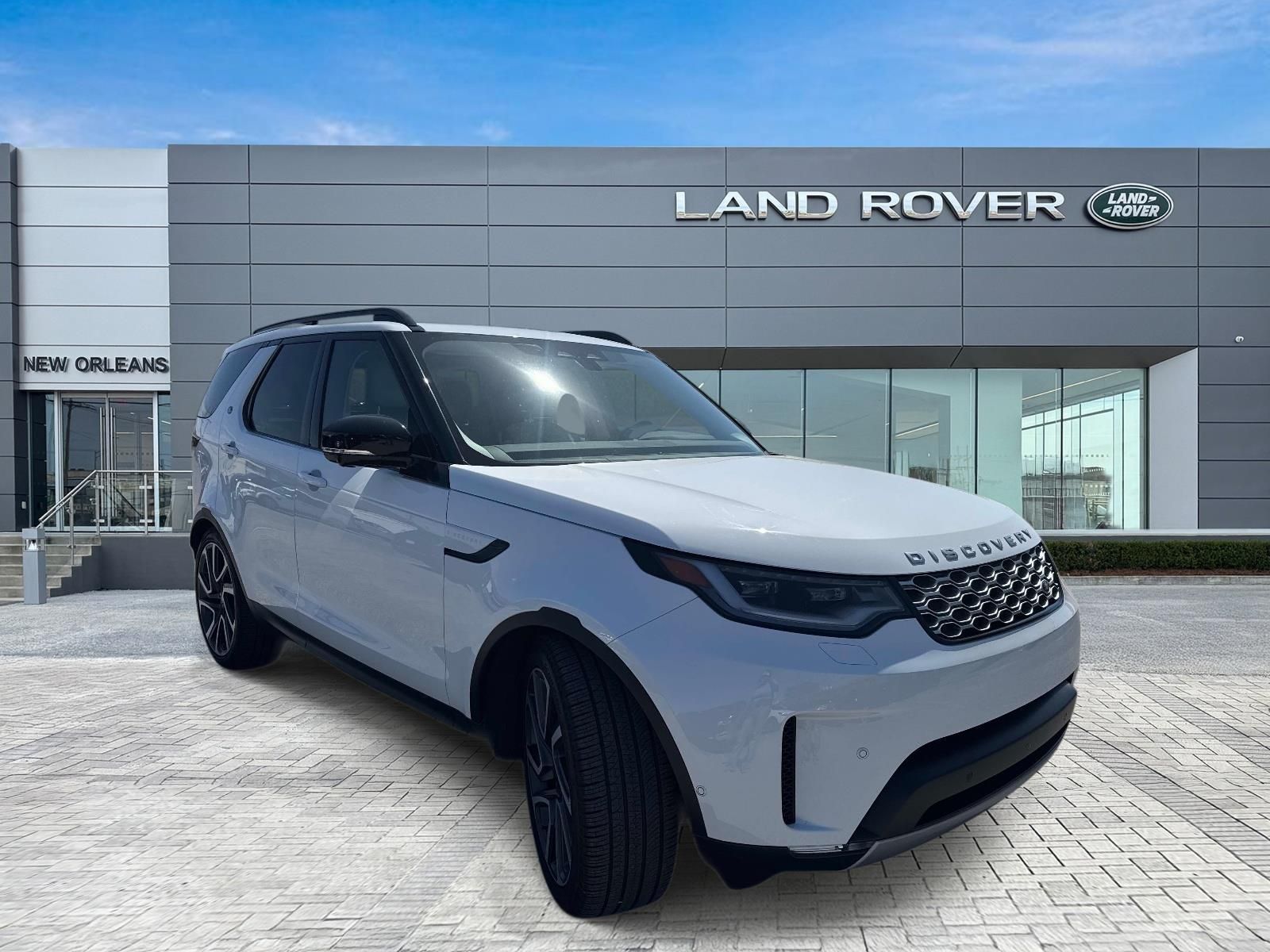 View vehicle photo 5