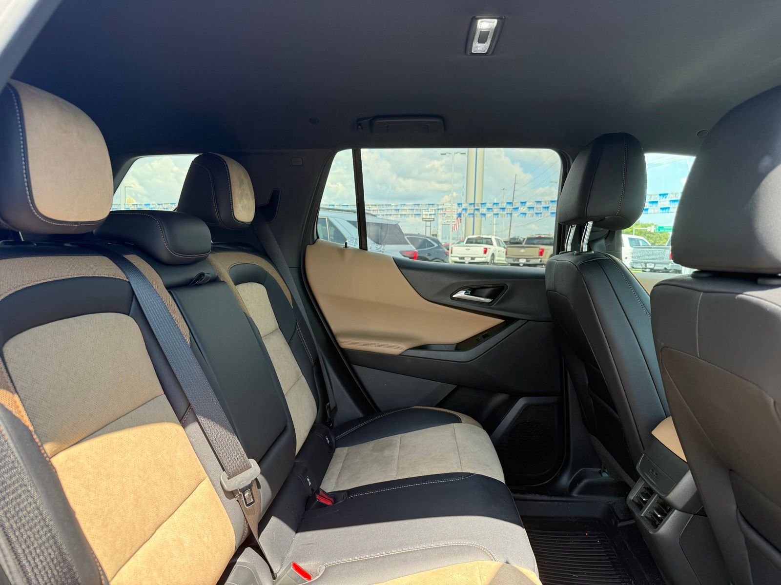 2026 Chevrolet Equinox image 8