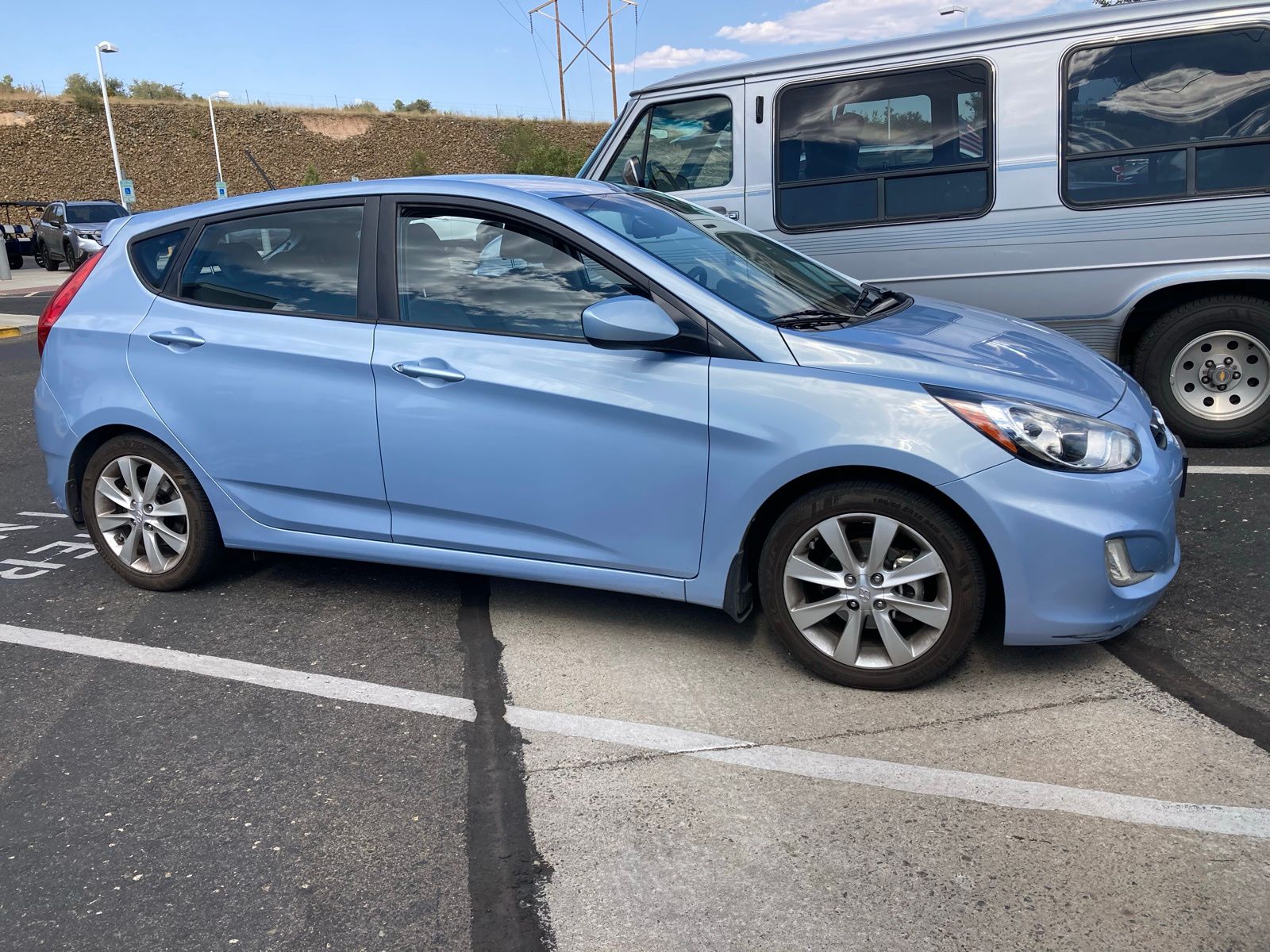 2012 Hyundai Accent SE 2