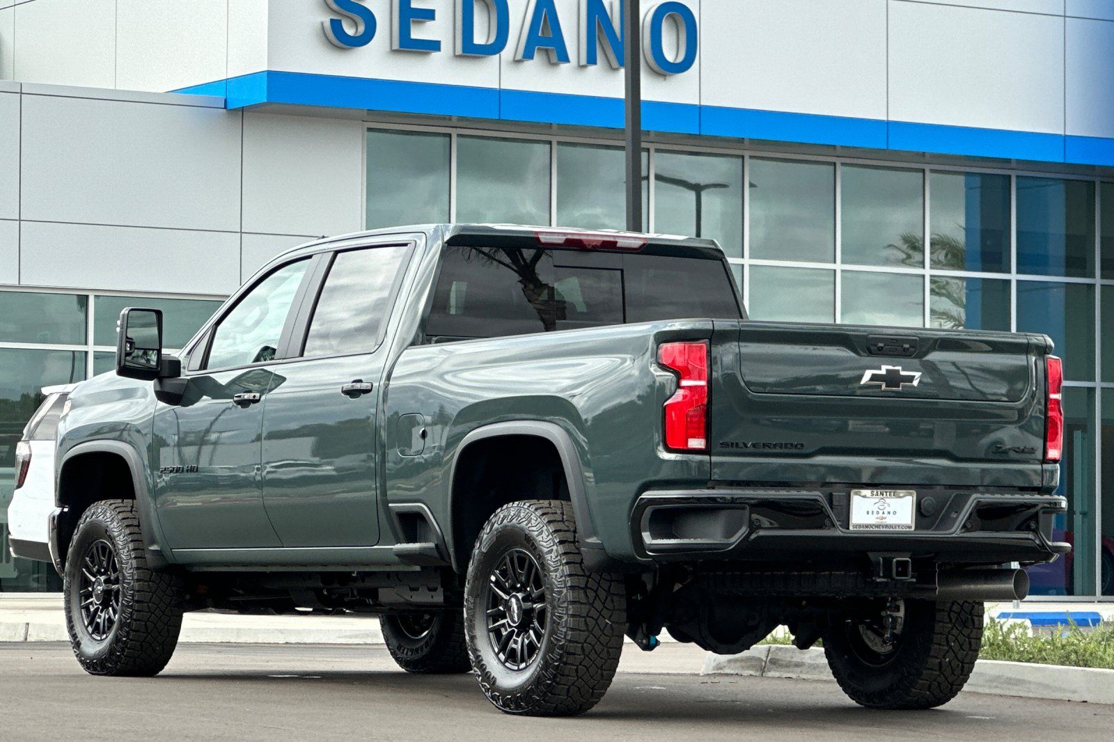 View vehicle photo 6