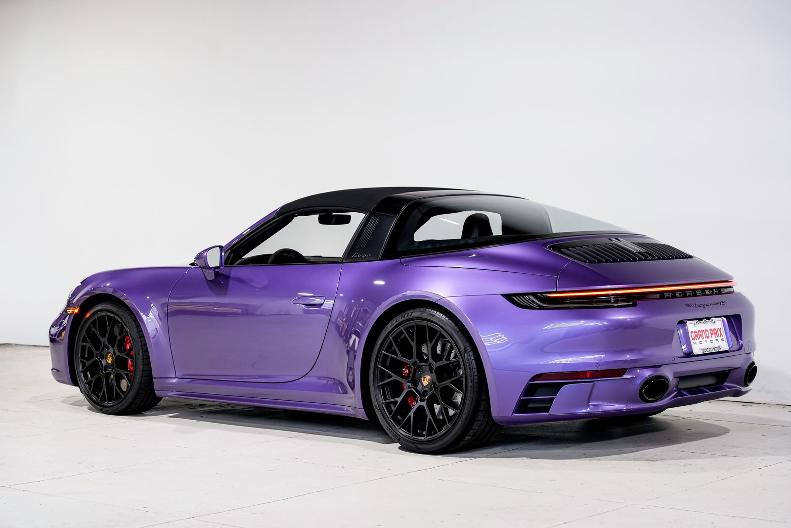 2024 Porsche 911 Targa 4 GTS — photo 9