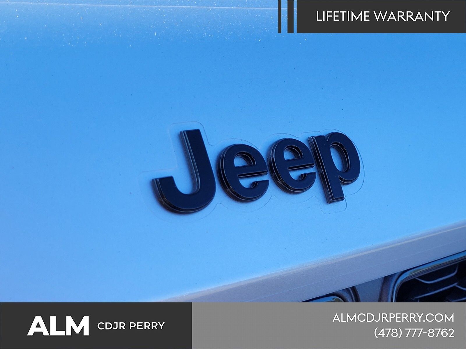 New 2025 Silver Zynith Exterior Paint Jeep Altitude X image 18