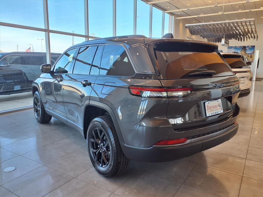 2026 Jeep Grand Cherokee Altitude - 4