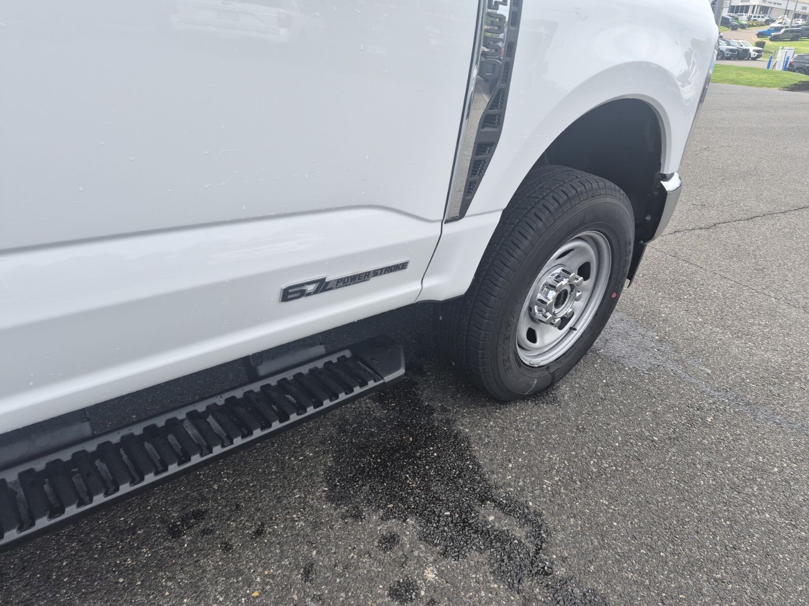 New 2026 Oxford White Ford XL image 13