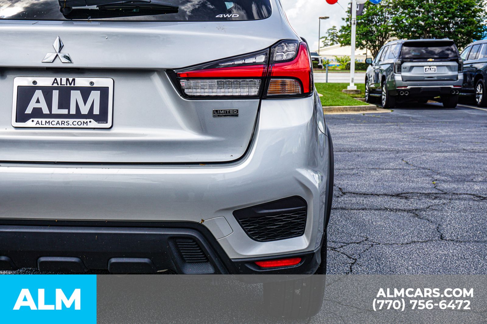 Used 2025 Silver Mitsubishi  image 18