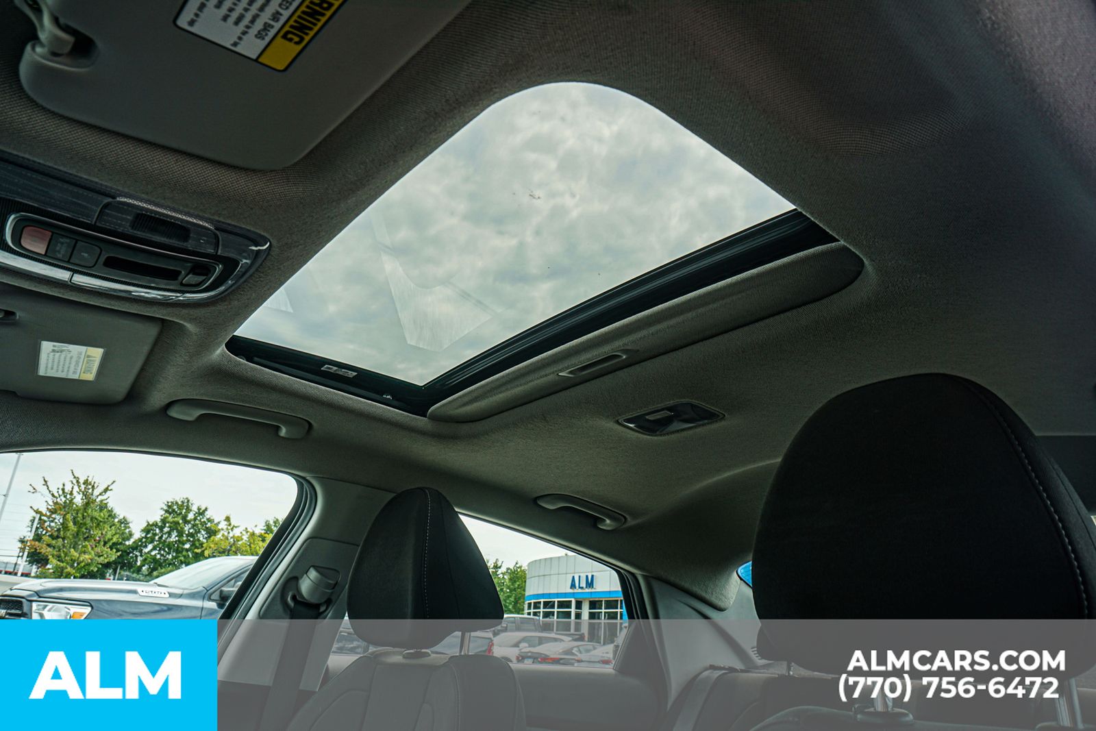 Used 2025 Gray Hyundai SEL Convenience image 24