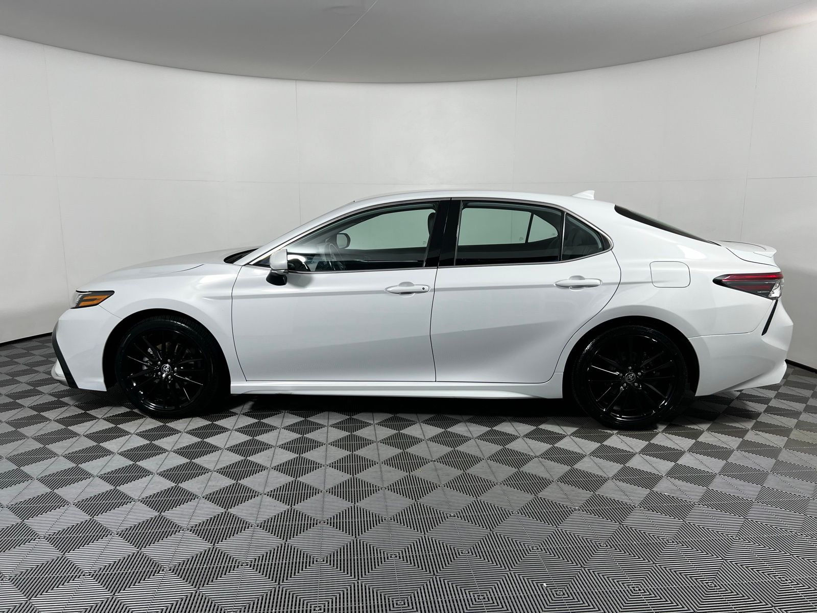 Thumbnail: 2023 Toyota Camry - 8