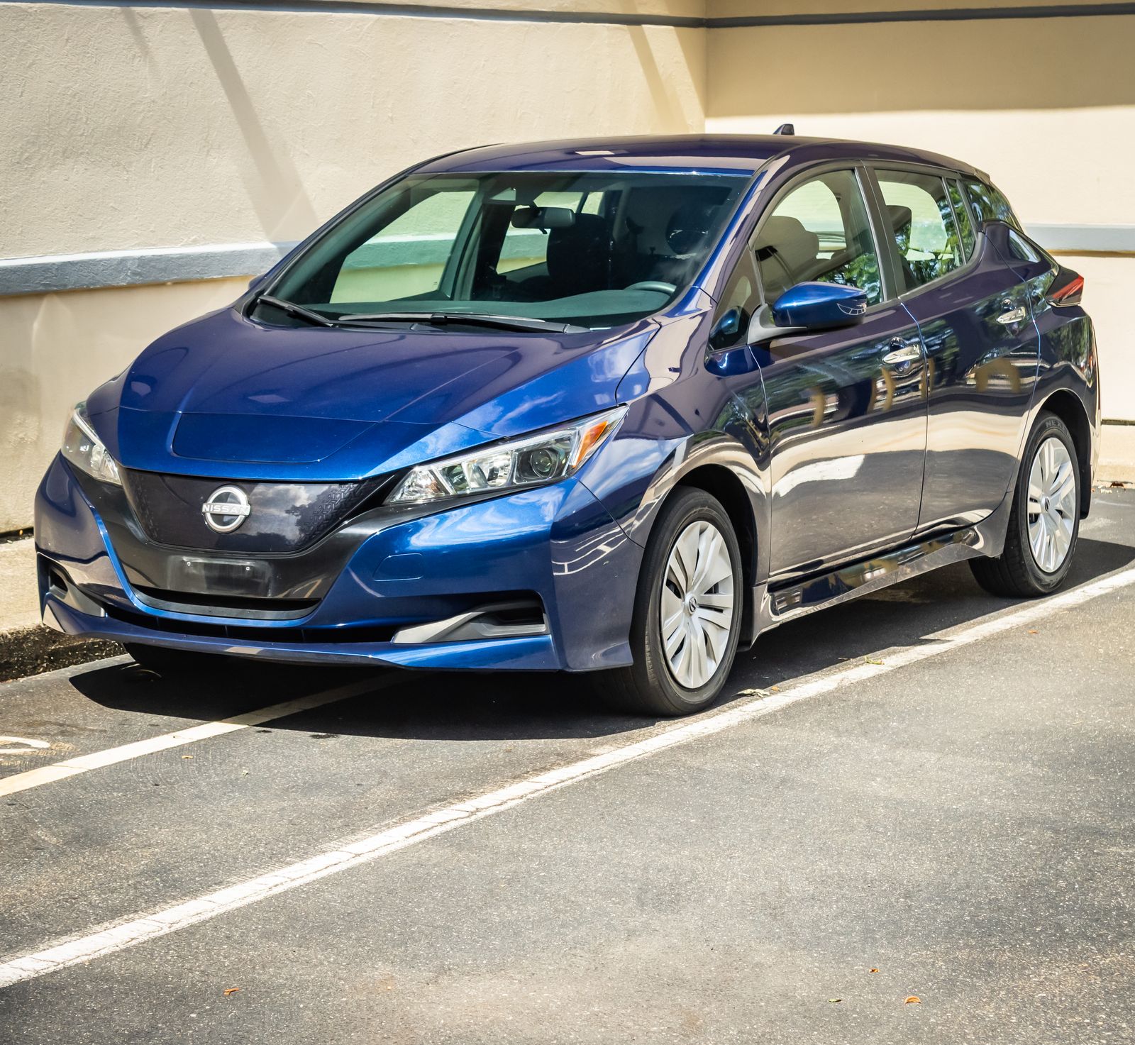 Deep Blue Pearl 2025 Nissan LEAF Hatchback Front-Wheel Drive Automatic