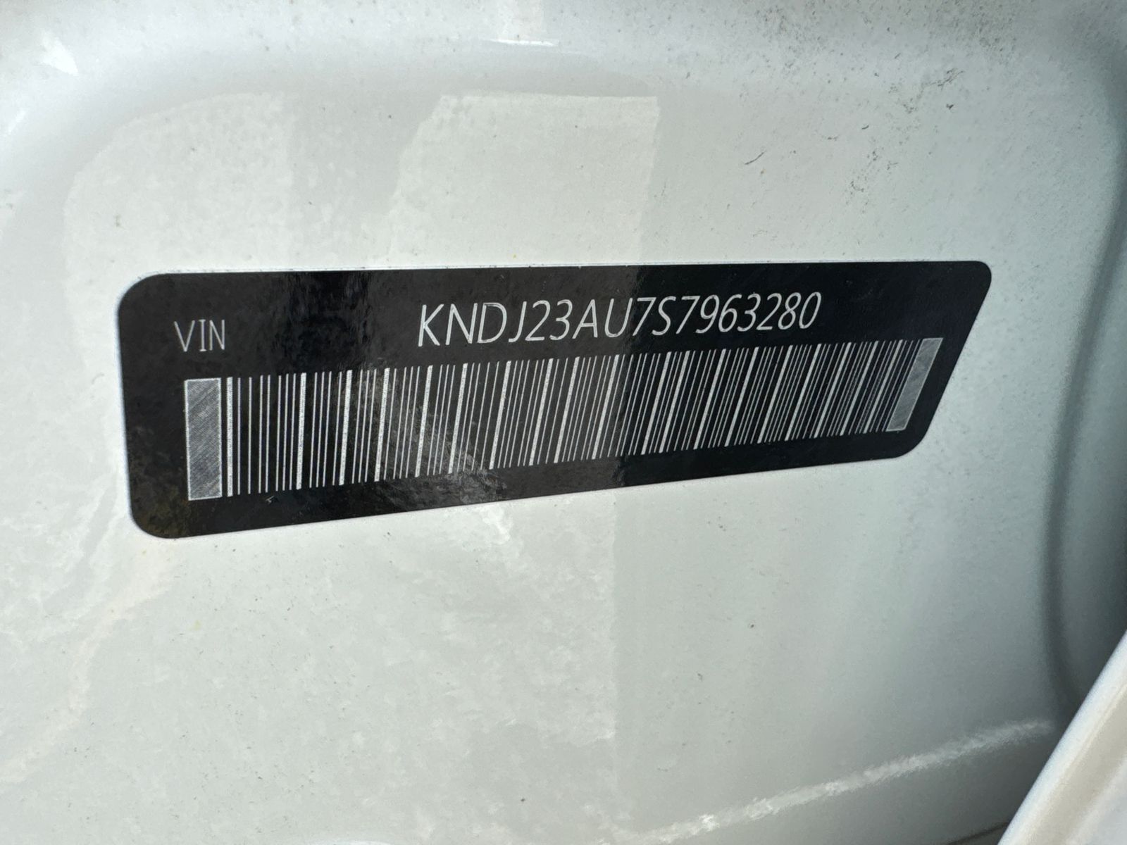 Used 2025 White Kia LX image 31