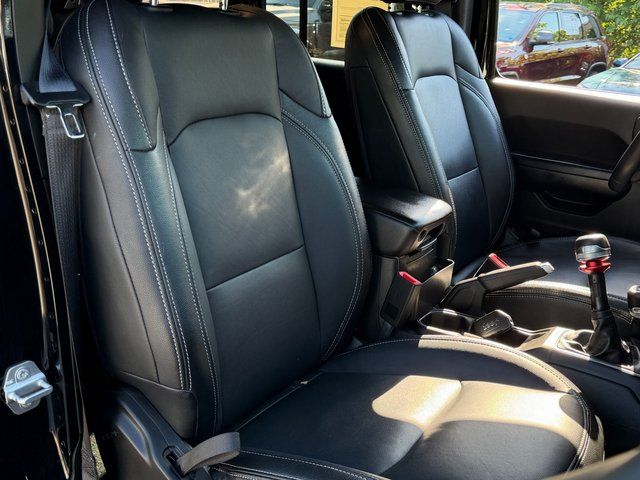Used 2019 Black Clearcoat Jeep Unlimited Sport S image 30