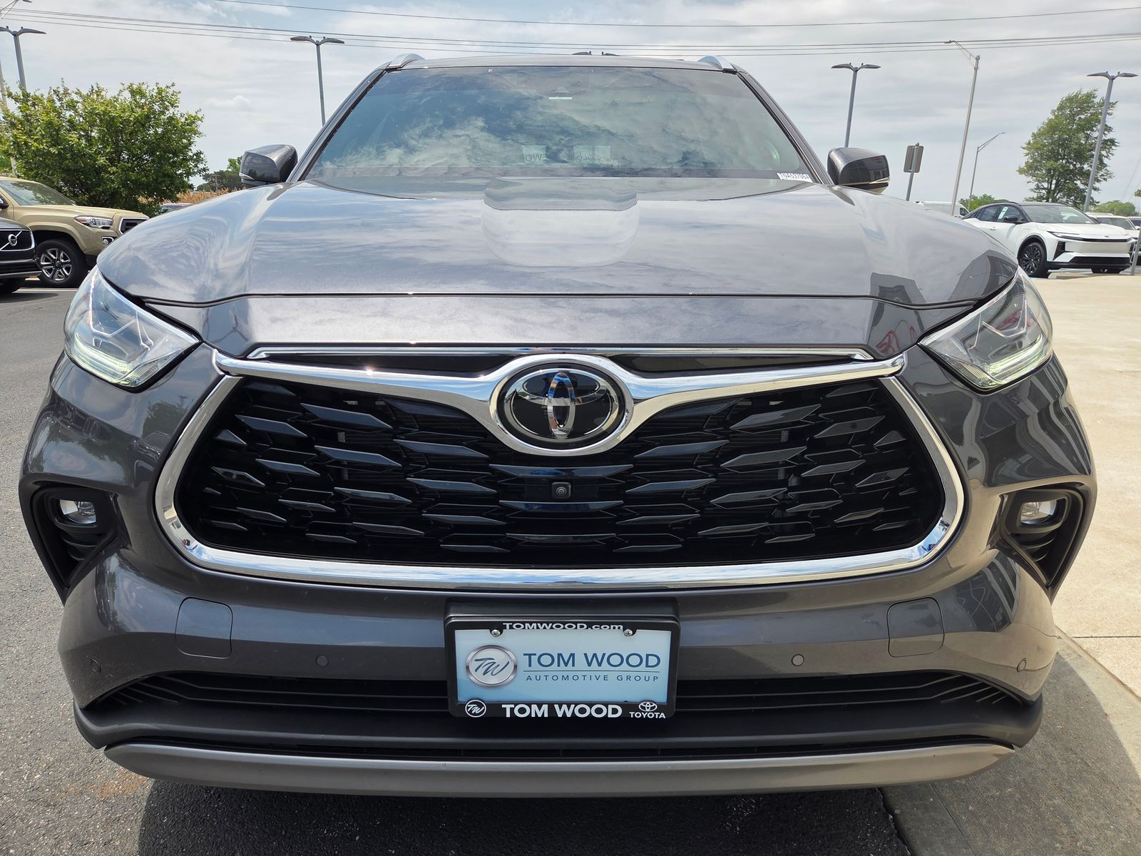 used 2024 Toyota Highlander car, priced at $47,395
