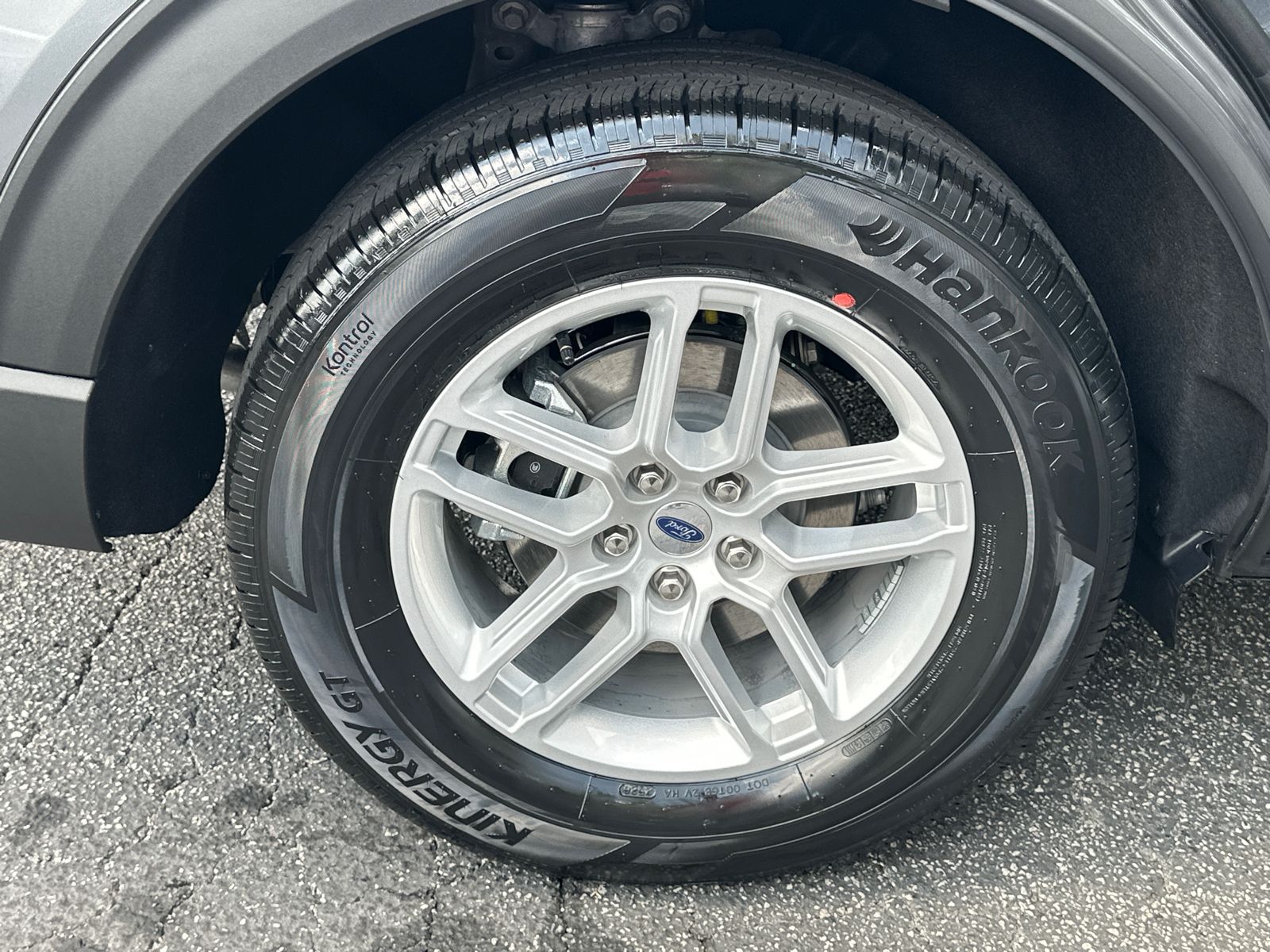 New 2026 Carbonized Gray Metallic Ford Active image 18