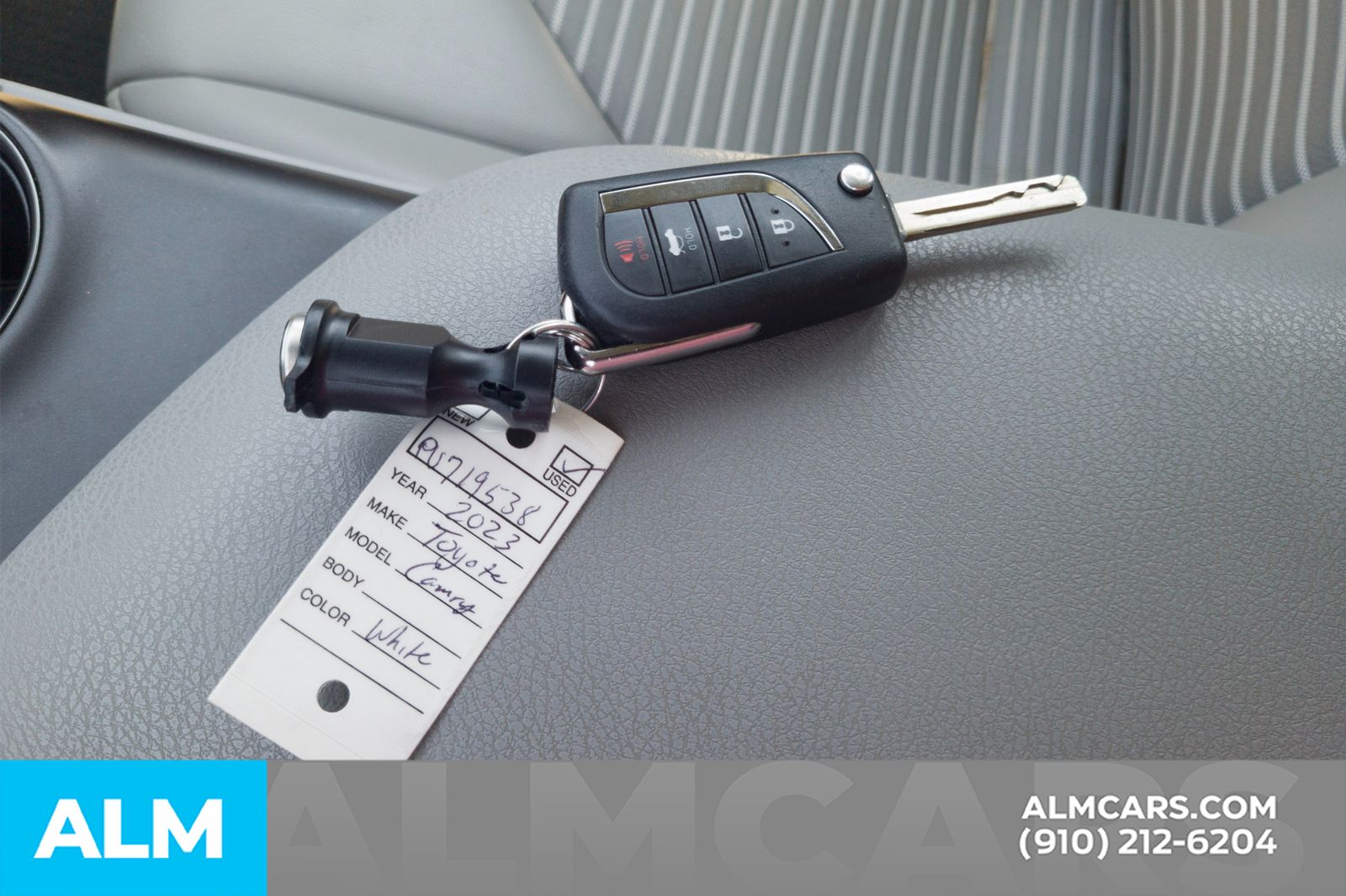 Used 2023 Ice Toyota SE image 17